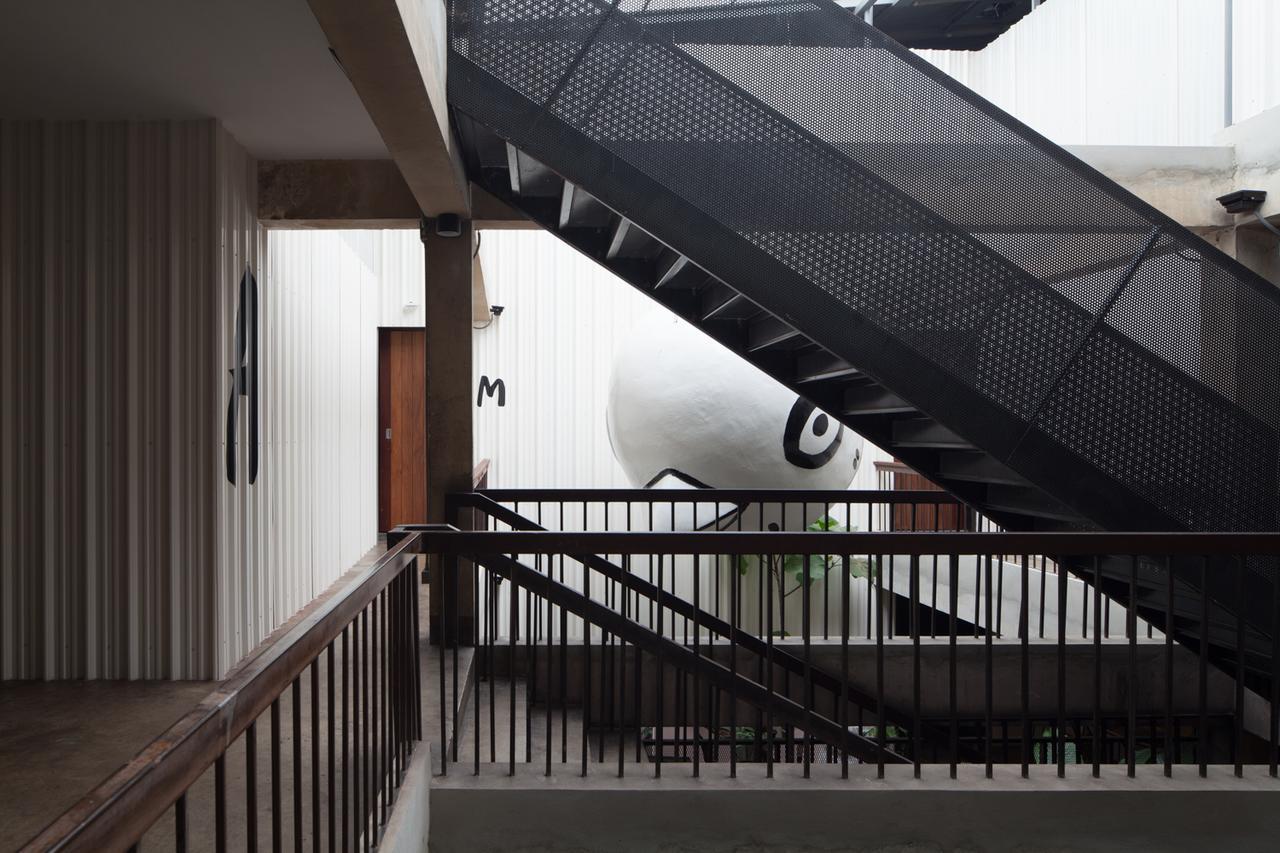 Thunder Bird Hostel Τσιάνγκ Μάι Εξωτερικό φωτογραφία